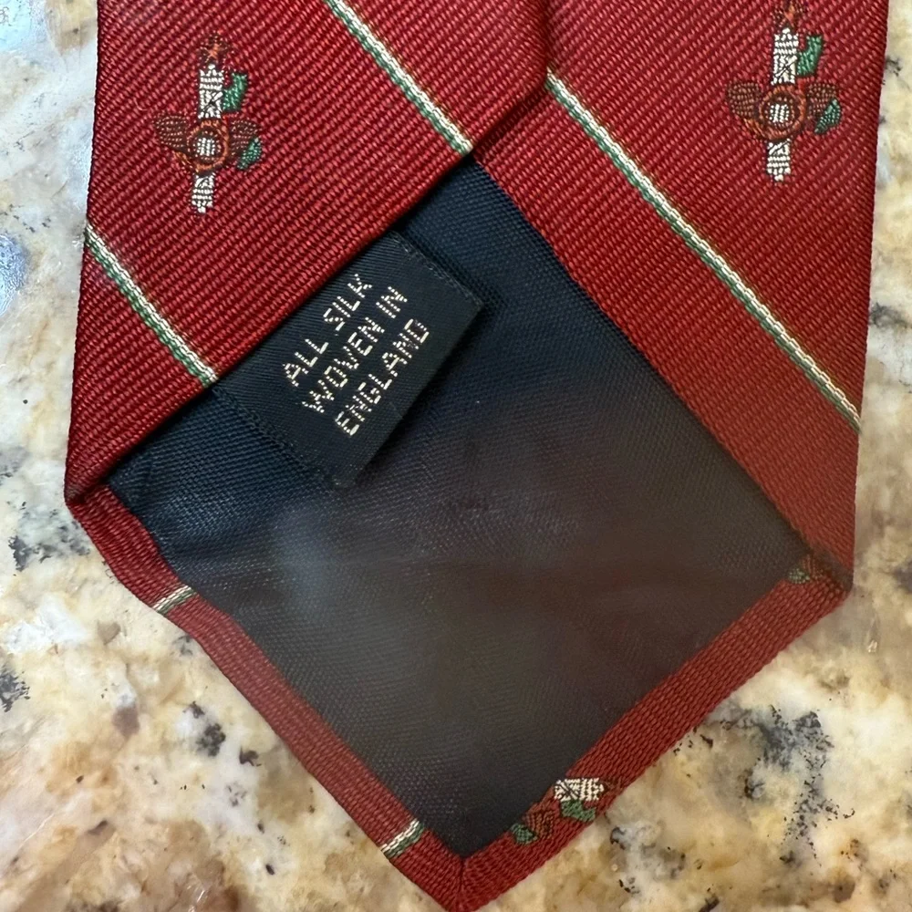 EUC Ferrell Reeds Elegant Red Patterned Men's Tie